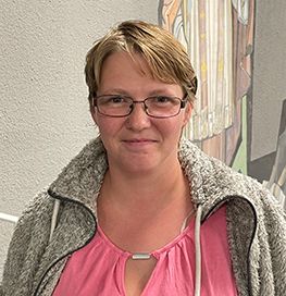 Frau Stephanie Ebner