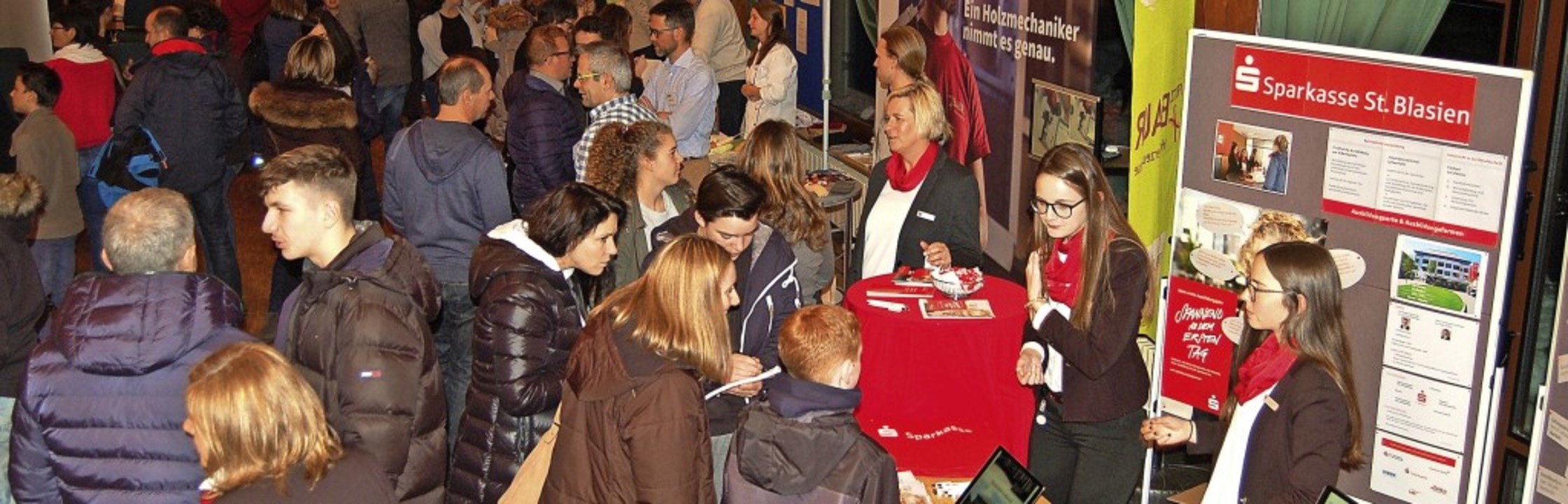 Schüler der Fürstabt-Gerbert-Schule können bei Berufsinfoabend im Kurhaus Menzenschwand Kontakte zu Unternehmen knüpfen