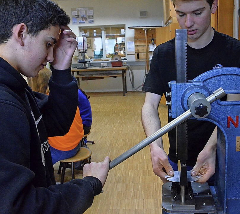 Schüler Metallbearbeitung