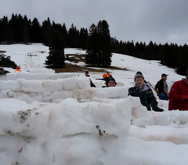 Schneelabyrinth in Bernau